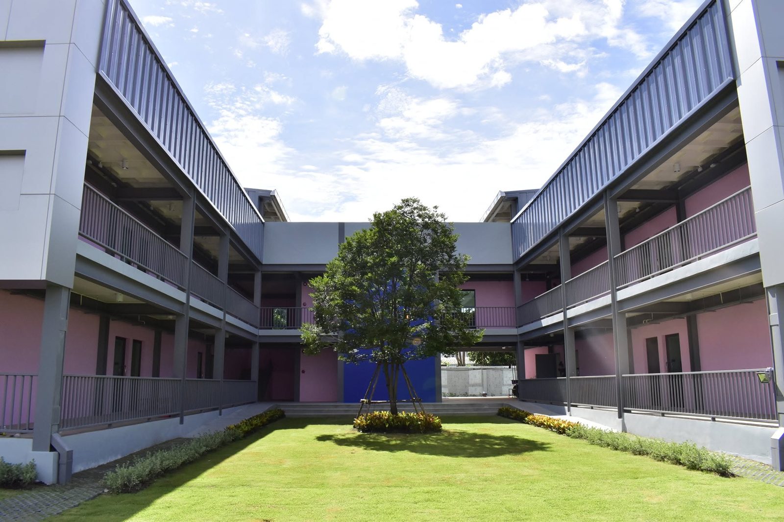 โรงเรียนอนุบาลกฤตศิลป์ - อาคารสูง 2 ชั้น กรุงเทพมหานคร