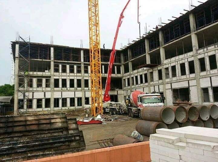 โรงเรียนนานาชาติ จินดามณี สูง 5 ชั้น — ระหว่างก่อสร้าง (อาคารโรงเรียนนานาชาติ, กทม.) โดย TAKAWA
