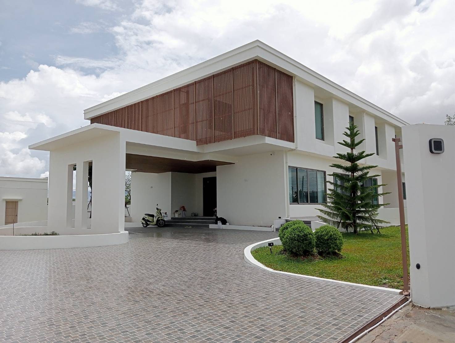 Modern Villa Sukhothai อาคารสูง 2 ชั้น จังหวัดเชียงใหม่